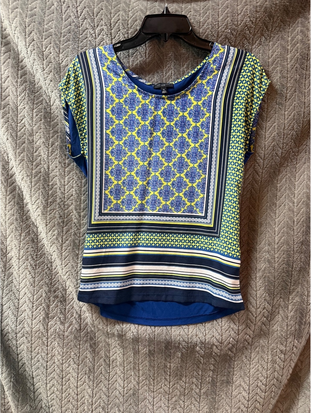 The Limited Women's XS Blue and Yellow Patterned Short Sleeve Top